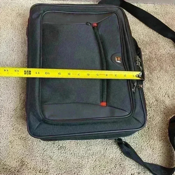 Swiss Gear Laptop Bag - Picture 5 of 7
